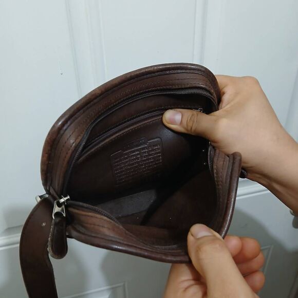 Vintage womens or mens camera crossbody Handbag dark chocolate brown leather - Picture 6 of 7